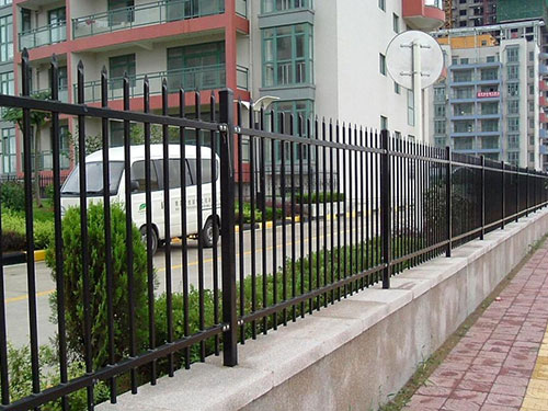 小区锌钢护栏图片2